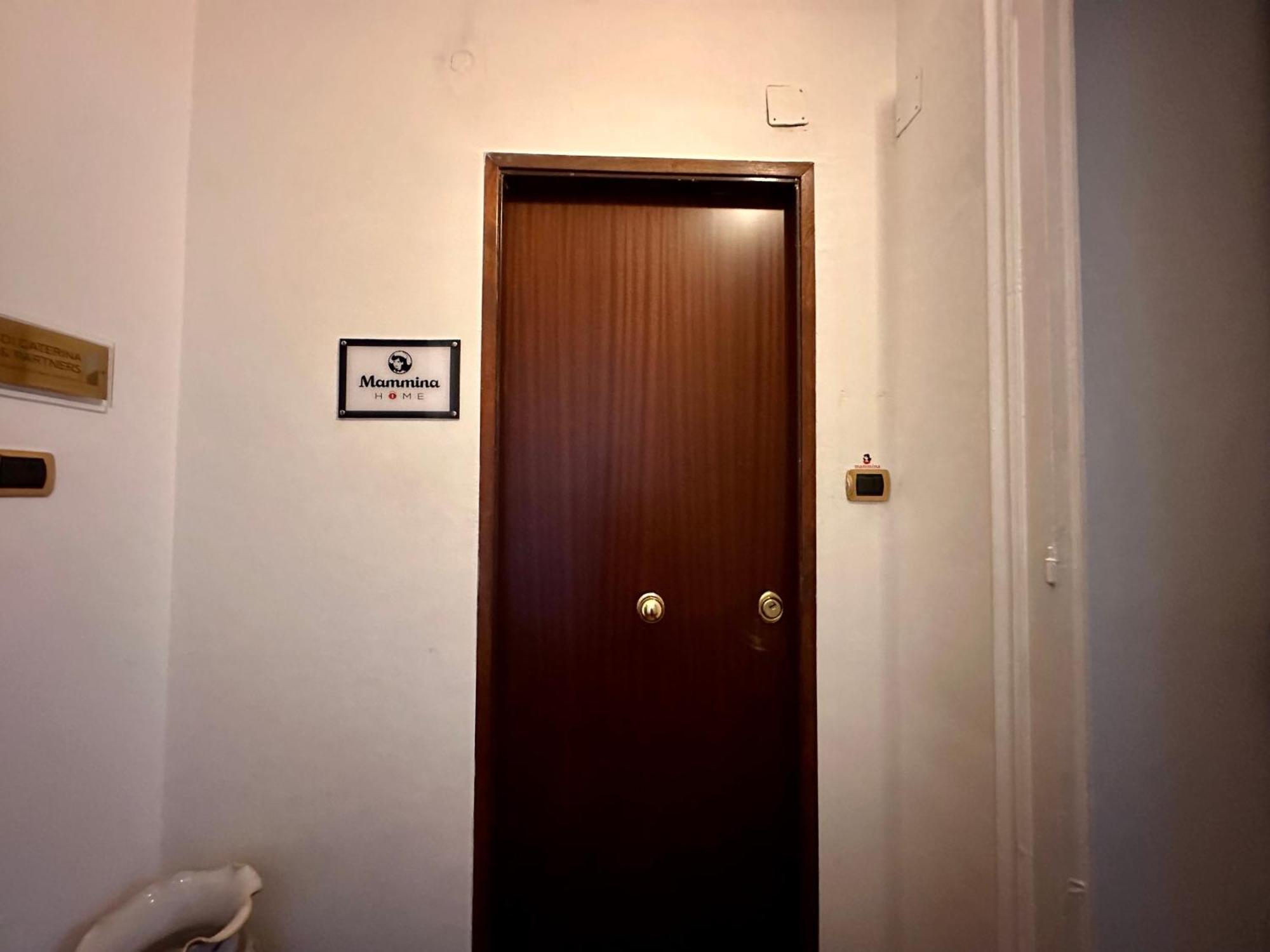 Mammina Home Неаполь Экстерьер фото